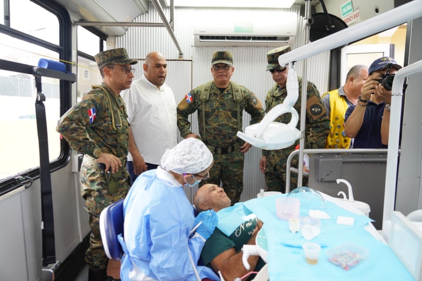 Ministerio de Defensa realiza gran operativo médico y acción cívica en Licey al Medio