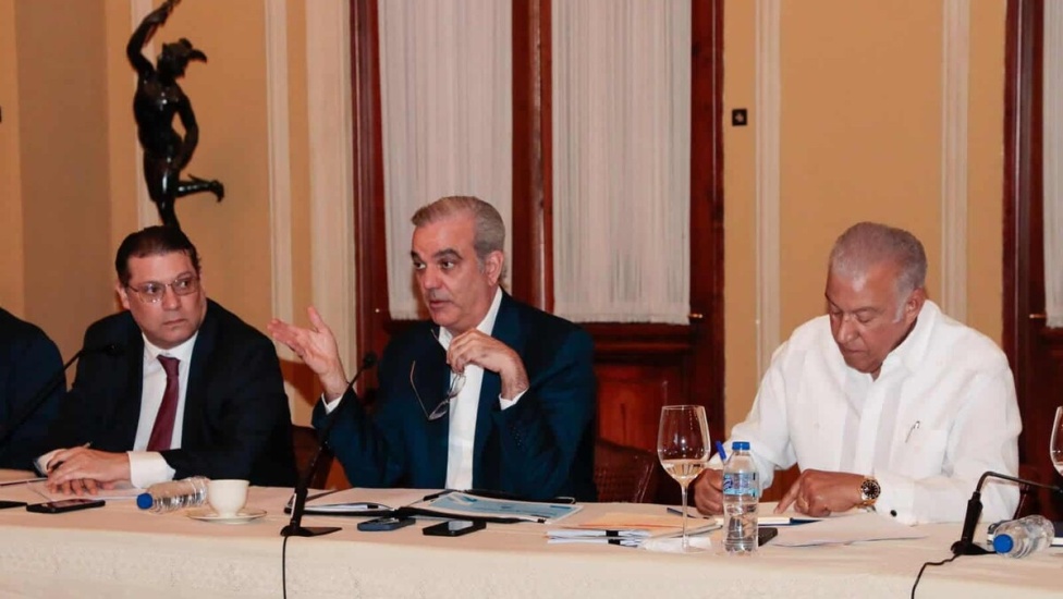 El Gobierno y empresarios evalúan medidas para amortiguar el impacto de las alzas internacionales