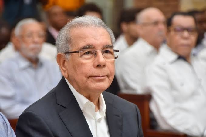 En el día más largo del año, Danilo Medina arremete contra el Gobierno 