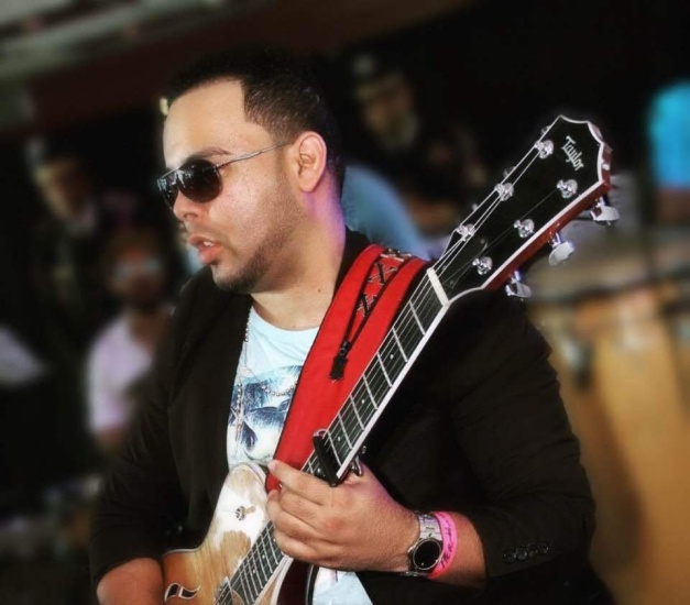 Robinson Hernández, un virtuoso artista dominicano, productor, compositor y guitarrista 