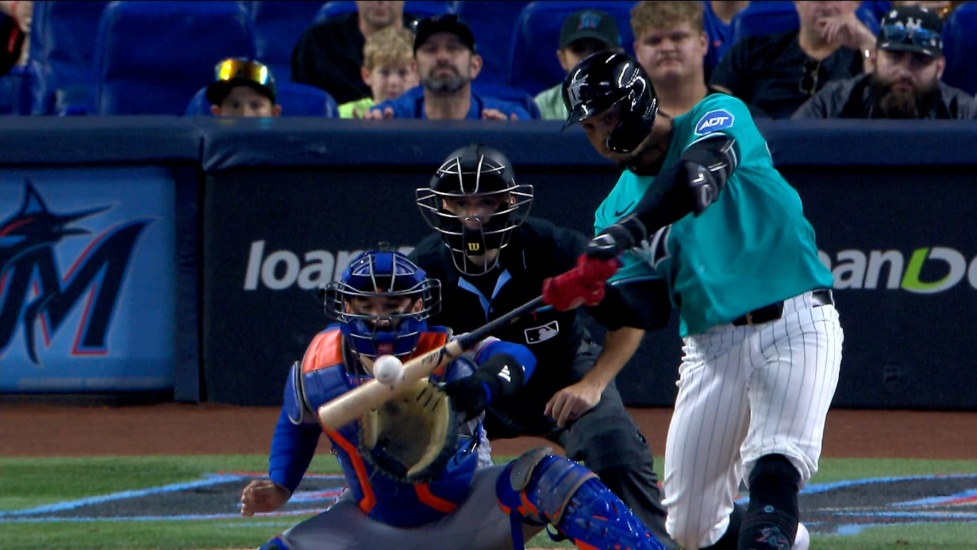 Dominicano Heriberto Hernández explota con dos jonrones, Julio Rodríguez guía victoria de Marineros; Filis, Piratas y Orioles ganan, resúmen