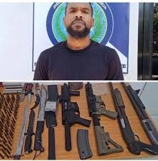 Dintel apresa a “Choquito” y le ocupan un arsenal de armas en San Pedro de Macorís
