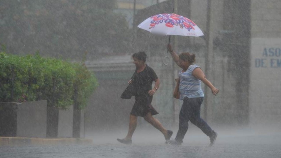 Meteorología pronóstica lluvias para este sábado por efectos de una vaguada