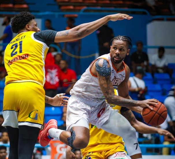  Yeison Colomé indetenible, guía Cañeros e iguala serie frente a Metros en Semifinal A ; hoy  Gigantes visitan a los Héroes de Moca