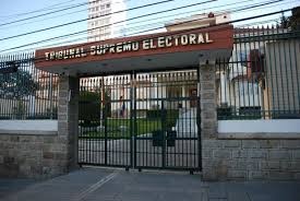 El TSE decidirá si la Junta Central Electoral podrá vetar encuestas