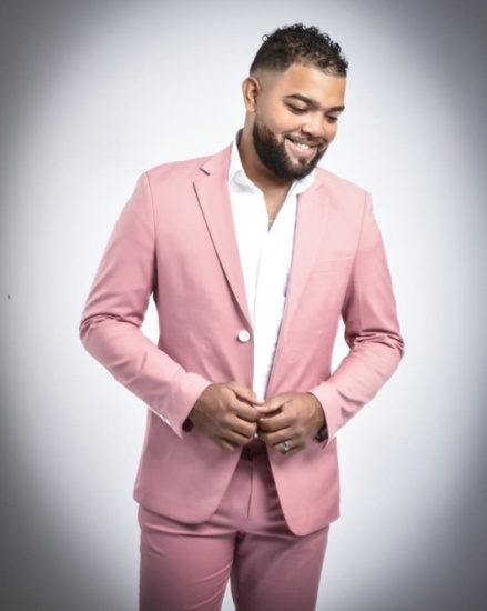 Juven presenta credenciales como nueva promesa de la salsa en RD