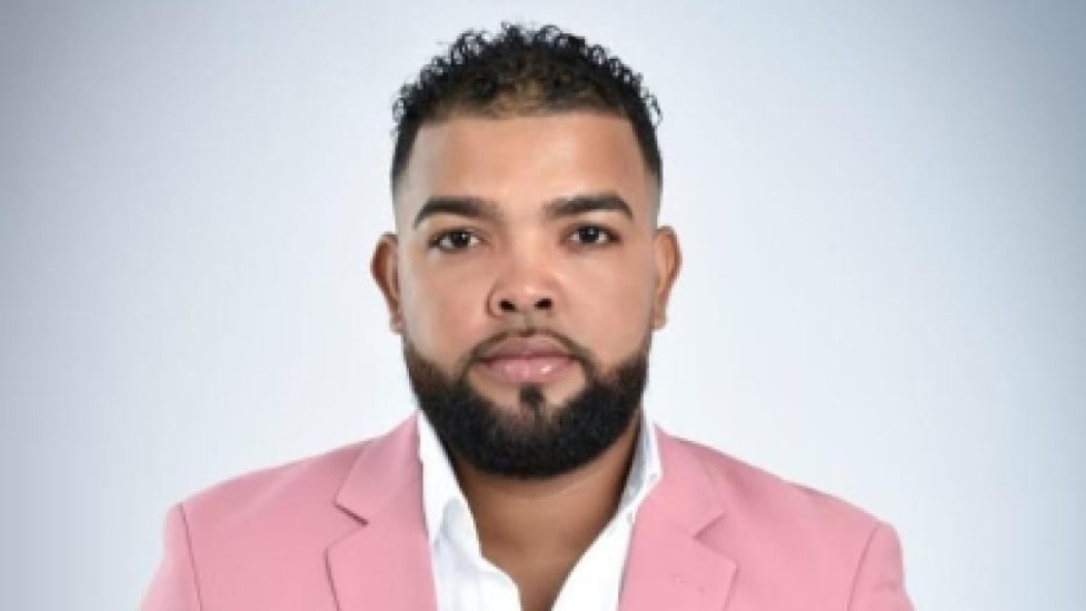 Juven, de la música urbana a la salsa con “Me saliste falsa”
