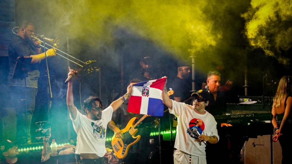 Servando y Florentino a casa llena en el Óvalo de la Feria Ganadera, una noche para las Fans Enamoradas” del dúo venezolano