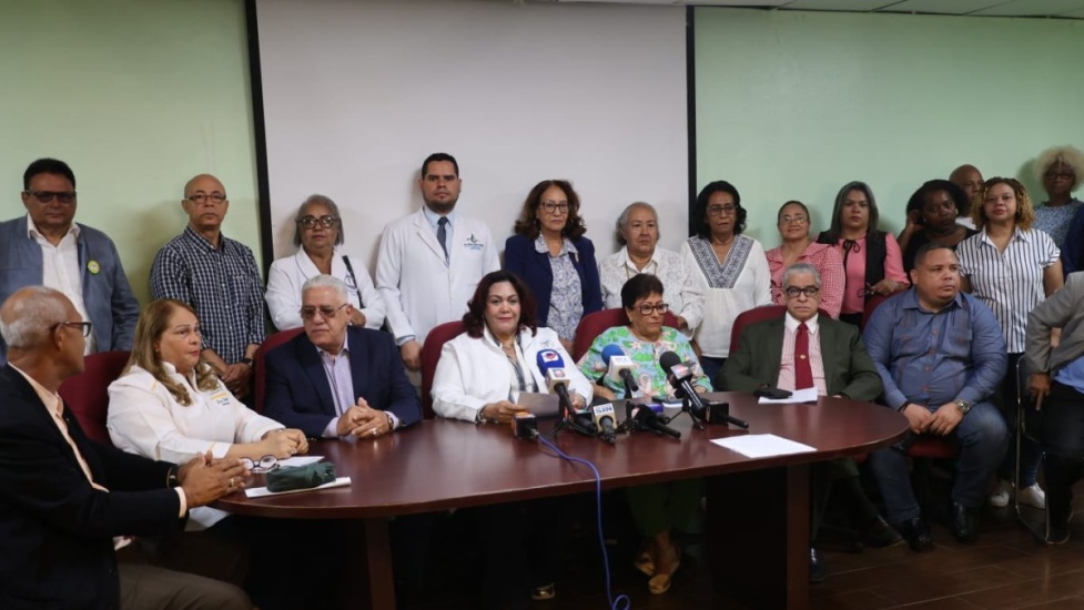 Corriente Gran Bloque Unitario del CMD exige creación de una comisión de expresidentes para investigar denuncias de   irregularidades