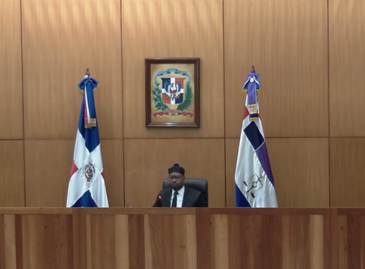 Juez Raymundo Mejía, en apertura a juicio en contra de Antonio y Maribel Espaillat, dispone la inmovilización de los bienes por un monto hasta los 500 millones de pesos.