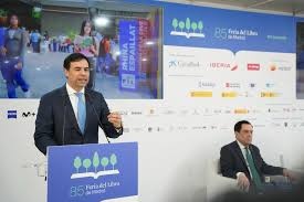 Roberto Ángel Salcedo, causó una fuerte polémica en la Feria del Libro de Madrid al sentenciar a muerte el libro físico