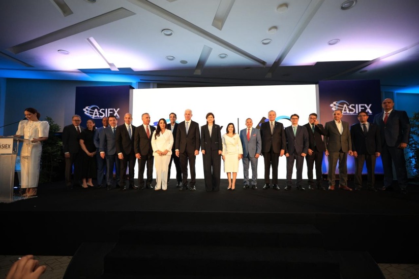 Vicepresidenta encabeza celebración del 40 aniversario de ASIEX