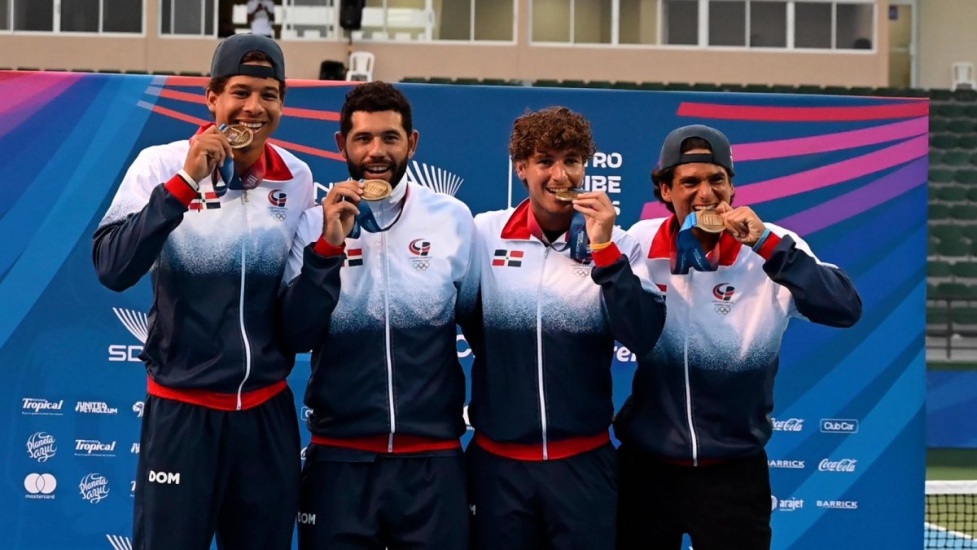RD vuelve al 5to lugar del medallero con oro en tenis masculino; Christopher Foca vence a Kevin de León y consigue el oro