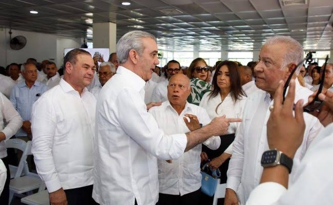 Abinader agradecido de los productores agropecuarios por contribuir a la salida de RD del mapa del hambre
