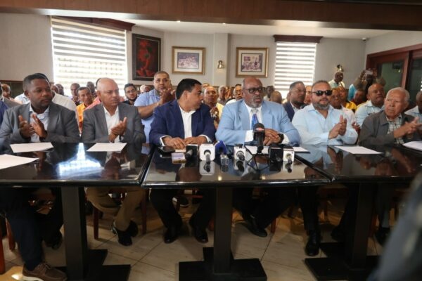 Grupo G-12, integrado por 12 organizaciones del transporte público, asegura no incrementará el precio del pasaje