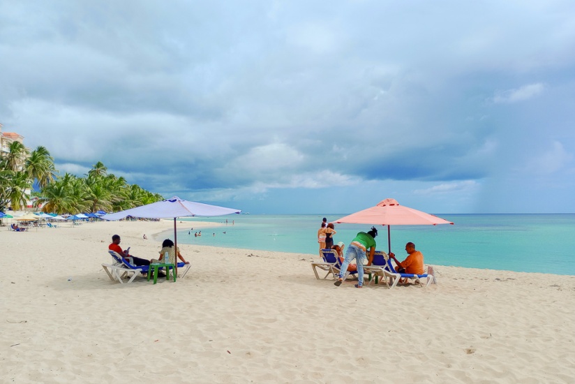 David Collado incomodo tras incidente en playa de Juan Dolio