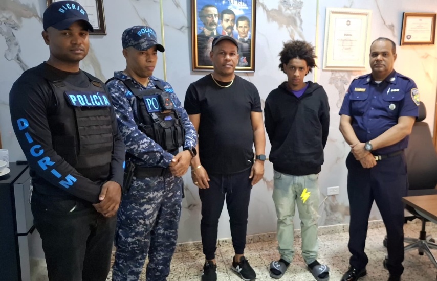 Se entrega a la policía uno de los señalados de darle muerte a  "EÏ Pony", en Los Alcarrizos