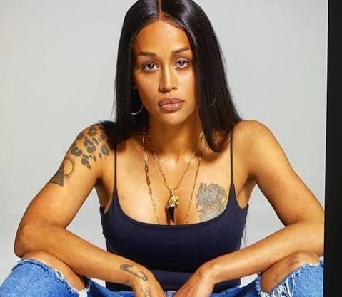  Artista dominicana Anais enfrenta nueva crisis de salud mental, fue vista caminando desnuda en Nueva York 
