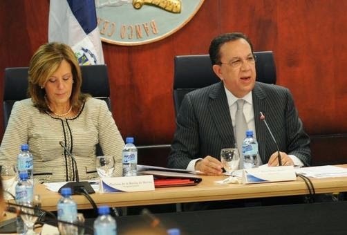 Con el Decreto 575-26 el presidente Luis Abinader confirma a Héctor Valdez Albizu como gobernador y Clarissa de la Rocha como vicegobernadora en el Banco Central