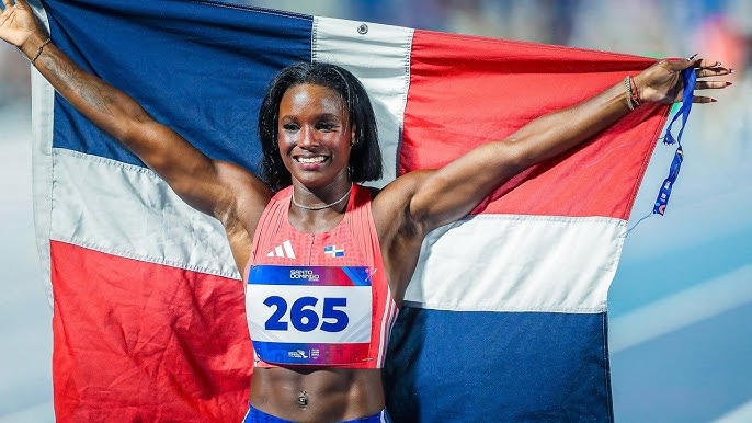  Liranyi Alonso,  de 20 años de edad gana oro en los 100 metros femeninos e impone récords