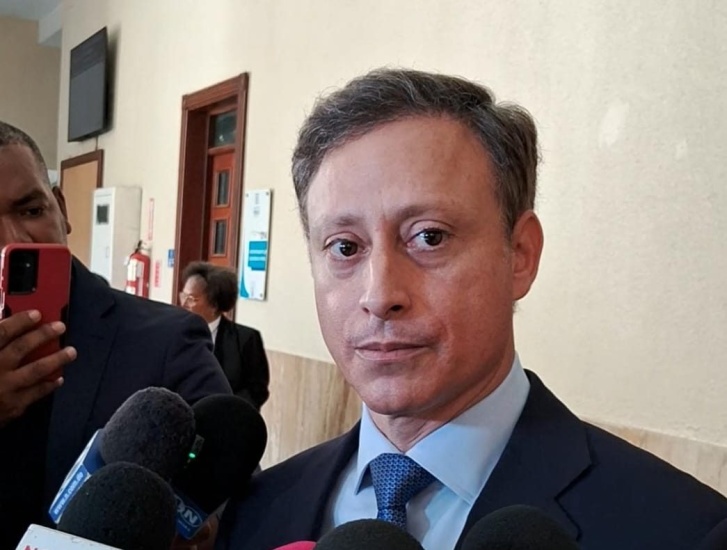 Tribunal Colegiado dispone continúe el juicio de fondo, rechaza solicitud de extinción del proceso penal contra Jean Alain Rodríguez