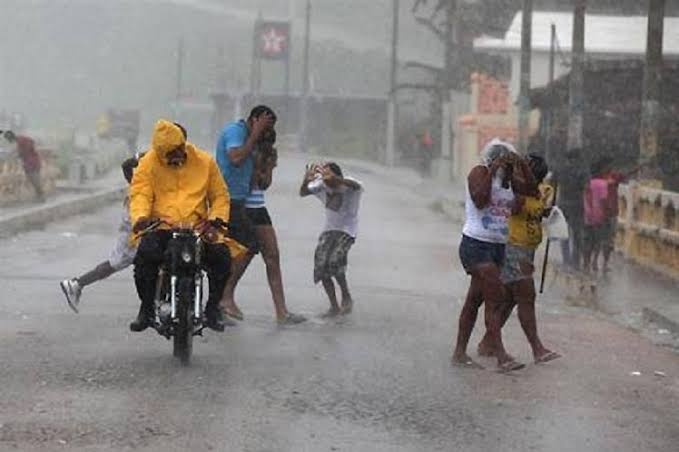 Onda tropical generará aguaceros, con tormentas eléctricas ocasionales en algunos puntos; temperaturas seguirán calurosas