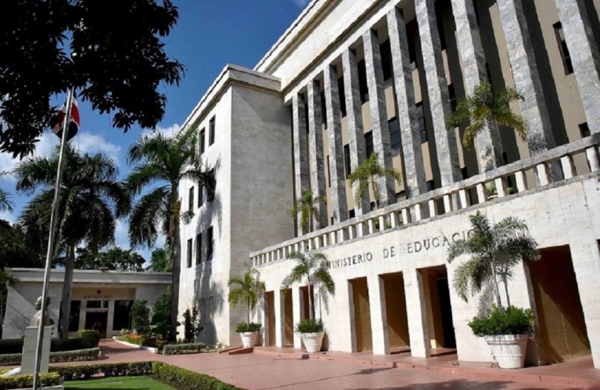 Ministerio de Educación dice inicio el proceso para el pago de los incentivos y retroactivos derivados a los profesores