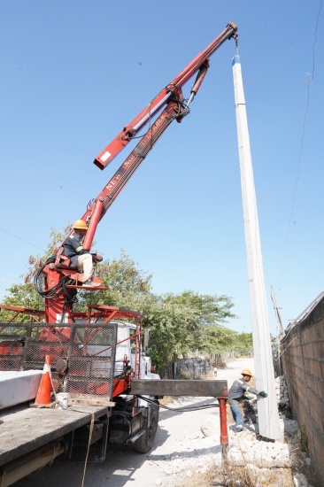 Edesur fortalece infraestructura eléctrica en Pedernales con construcción de redes y conversión de tensión