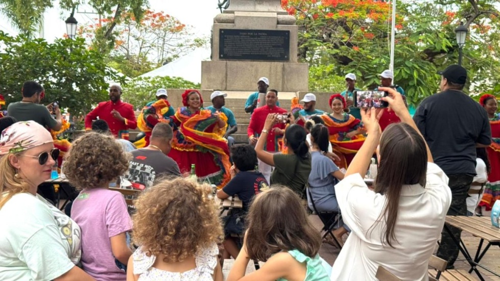  "Turizoneando Verano 2026" sigue de celebración en la Zona Colonial 