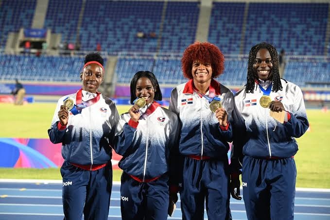 Faltando un día para el cierre de los Juegos, Atletismo y karate bañan de oro a la RD 