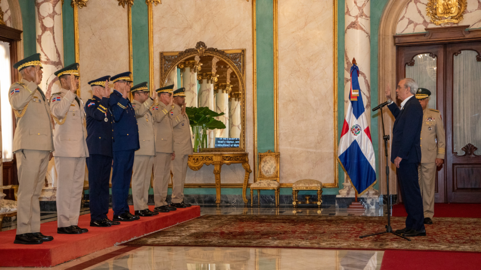 Luis Abinader juramento los nuevos comandantes generales del Ejército, la Policía y la Fuerza Aérea de la República Dominicana (FARD)