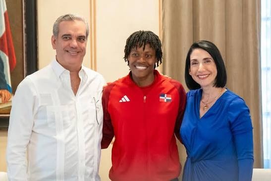  Luis Abinader felicita a Marileidy Paulino: "Tu triunfo hizo vibrar a toda República Dominicana"