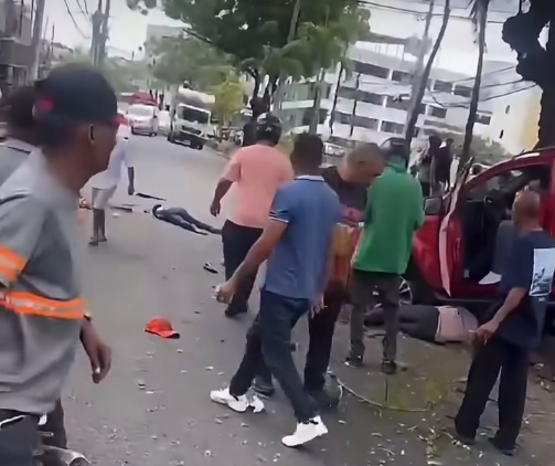 Conductor de camioneta presuntamente pierde el control, y mata tres personas entre ellos una niña en Los Ríos