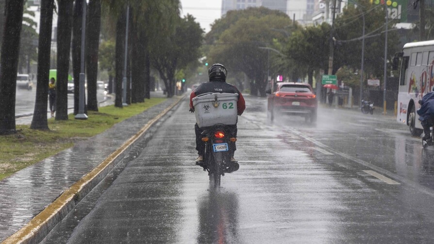 Se esperan lluvias la mañana de este sábado;, mientras que en la tarde el polvo del Sahara haga de las suyas, mucho calor