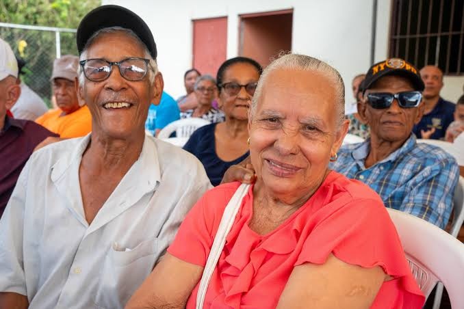 Oficina Nacional de Estadística (ONE) informa en RD la mujer tienen un período de vida más grande que el hombre