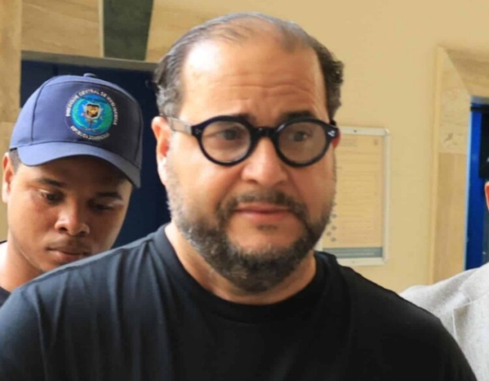 Aquiles Jiménez "recula", se disculpa, reconoce que sus publicaciones afectaron el honor de Alicia Ortega y Fernando Hasbun, 