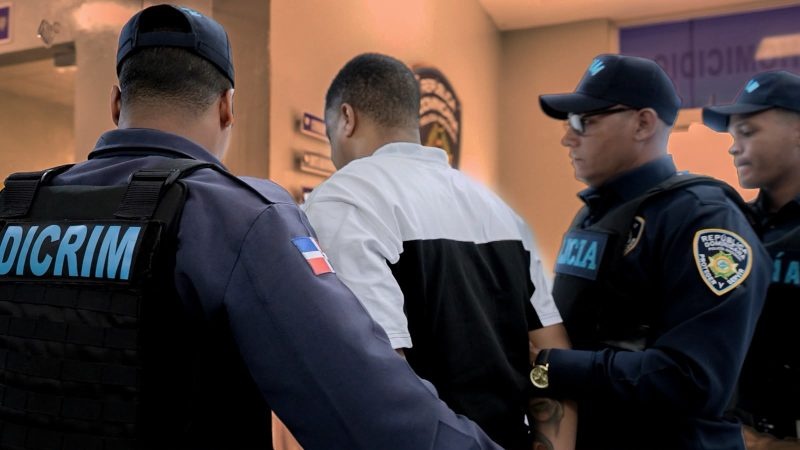 Se entrega  “Yeo”, de 26 años, presunto autor del asesinato del baloncestista Yeuri Rodríguez Batista, en el sector San Carlos