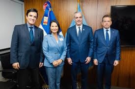  Luis Abinader sostiene reunión bilateral con la presidenta de Perú, Keiko Fujimori