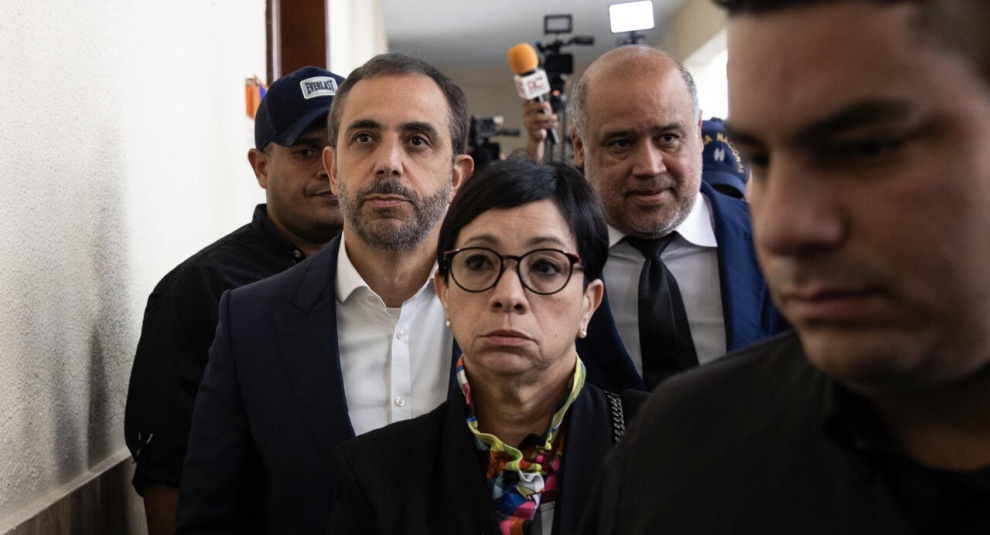 "Pila de agua aquí está cayendo", se escucha una y otra vez en llamadas hechas a Espaillat