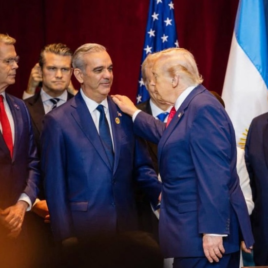 Donald Trump elogia al presidente Luis  Abinader y a su embajadora en el país, Leah Campos