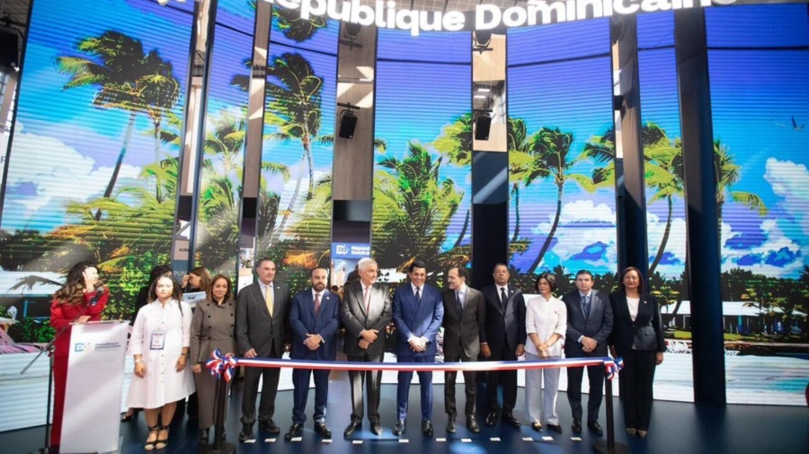 RD abre su stand en inauguración de la feria turística Top Resa en Francia