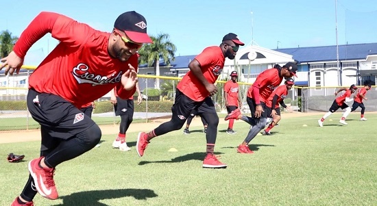 Leones del Escogido y los Gigantes del Cibao, se convirtieron en los últimos dos equipos en iniciar sus entrenamientos