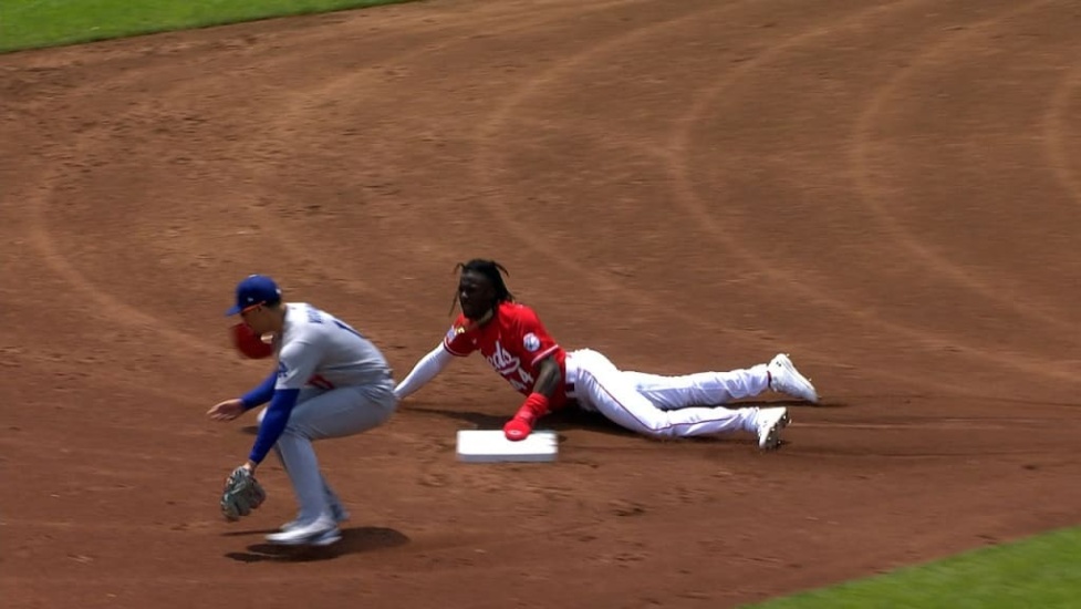 Elly De La Cruz se convierte en el cuarto jugador en la historia de los Reds en conectar 30 jonrones y robar 30 bases
