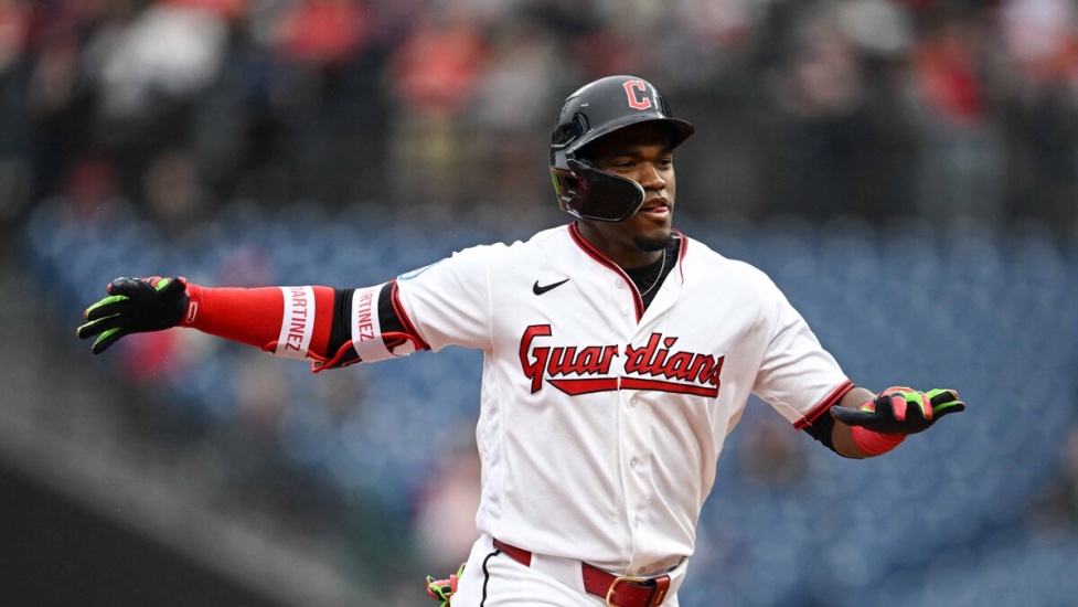 Dominicano Angel Martínez conecta dos jonrones  y tuvo su segundo juego de cuatro hits; Siri la saca,  Yunior Marte y José Soriano caen, resúmen 