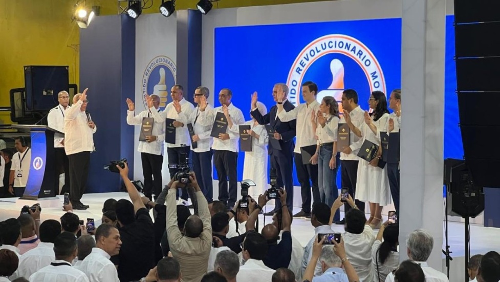 Luis Abinader asume liderazgo del PRM al ser juramentado como su presidente para el periodo 2026-30