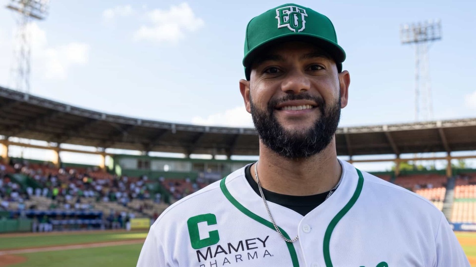  Óscar de la Cruz abrirá por las Estrellas orientales frente a los Toros en el primer partido del torneo 2026-2027
