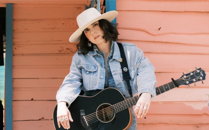 La cantautora dominicana Covi Quintana se prepara para los Latin Grammy tras recibir dos nominaciones por su disco 'Oye Eta Vaina'