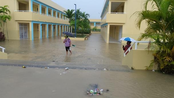 Ministerio de Educación suspende docencia en zonas vulnerables bajo alerta amarilla