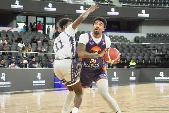 El Club Los Prados continua indetenible, vence a San Carlos y clasifica  invicto: El Millón derrota a Huellas del Siglo, el evento sigue hoy con  los clubes Mauricio Báez y Bameso 