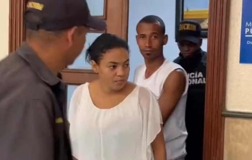 Condenan a 30 años de prisión a pareja declarada culpable de tortura, barbarie, maltrato infantil y el homicidio de una niña de siete años,